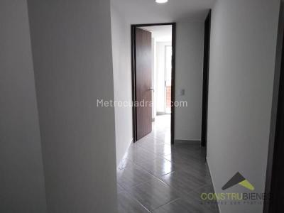 Apartamento de 2 alcobas en venta en El Carmelo, Sabaneta, 59 m² · foto 6 de 13