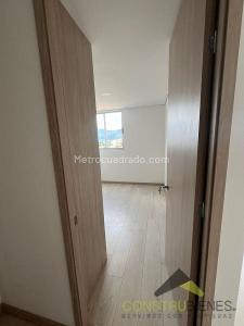 Apartamento de 2 alcobas en venta en San Jose, Sabaneta, 56 m² · foto 9 de 17