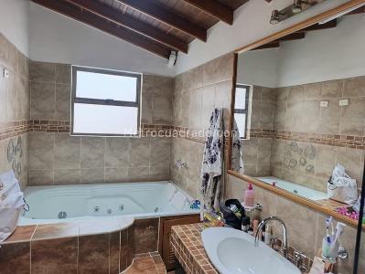 Casa de 4 alcobas en venta en San Jose, Sabaneta, 280 m² · foto 17 de 20