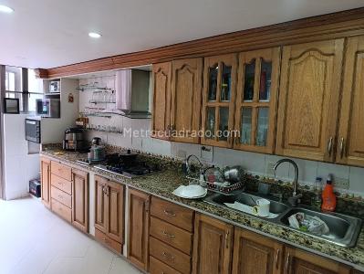Casa de 4 alcobas en venta en San Jose, Sabaneta, 280 m² · foto 3 de 20