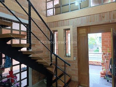 Casa de 4 alcobas en venta en San Jose, Sabaneta, 280 m² · foto 6 de 20