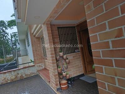 Casa de 4 alcobas en venta en San Jose, Sabaneta, 280 m² · foto 7 de 20
