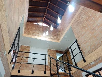 Casa de 4 alcobas en venta en San Jose, Sabaneta, 280 m² · foto 9 de 20