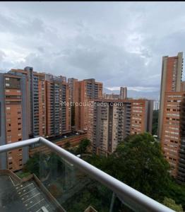 Apartamento de 4 alcobas en venta en San Jose, Sabaneta, 85 m² · foto 5 de 19