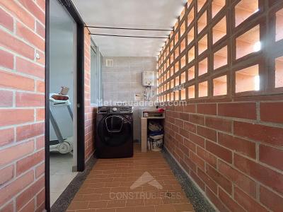 Apartamento de 4 alcobas en venta en San Jose, Sabaneta, 86 m² · foto 8 de 20
