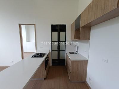 Apartamento de 2 alcobas en arriendo en Loma Del Escobero, Envigado, 60 m² · foto 2 de 20
