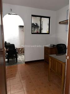 Casa de 5 alcobas en venta en Prados De Sabaneta, Sabaneta, 250 m² · foto 4 de 20