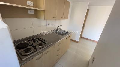 Apartamento de 3 alcobas en venta en Cañaveralejo, Sabaneta, 70 m² · foto 2 de 16