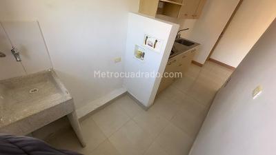 Apartamento de 3 alcobas en venta en Cañaveralejo, Sabaneta, 70 m² · foto 3 de 16