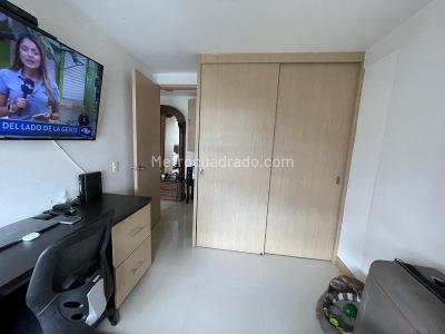 Apartamento de 3 alcobas en venta en Tres Esquinas, Sabaneta, 67 m² · foto 10 de 18