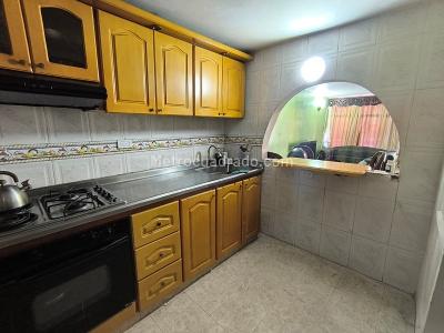 Casa de 5 alcobas en venta en Buenos Aires, Medellín, 131 m² · foto 2 de 20