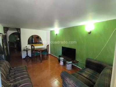 Casa de 5 alcobas en venta en Buenos Aires, Medellín, 131 m² · foto 3 de 20