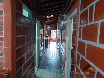 Casa de 3 alcobas en venta en La Doctora, Sabaneta, 140 m² · foto 7 de 19
