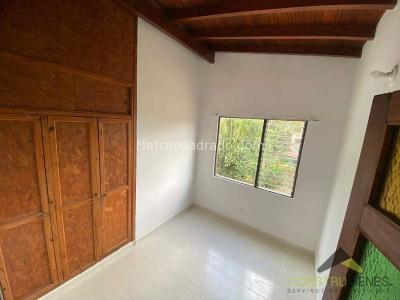 Casa de 5 alcobas en venta en La Doctora, Sabaneta, 314 m² · foto 14 de 20