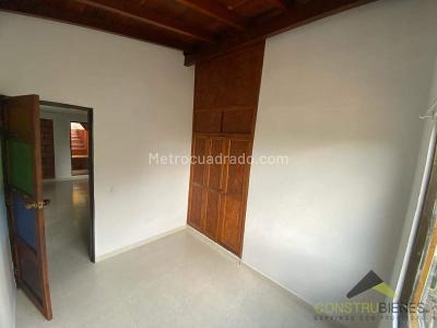 Casa de 5 alcobas en venta en La Doctora, Sabaneta, 314 m² · foto 15 de 20