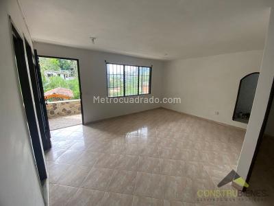 Casa de 5 alcobas en venta en La Doctora, Sabaneta, 314 m² · foto 2 de 20