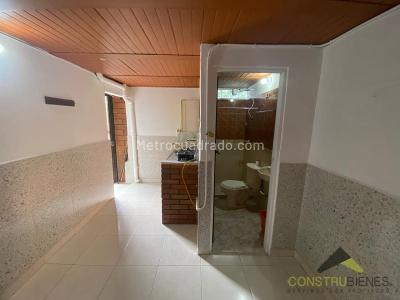 Casa de 5 alcobas en venta en La Doctora, Sabaneta, 314 m² · foto 9 de 20