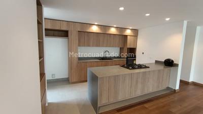 Apartamento de 4 alcobas en venta en El Escobero, Envigado, 189 m² · foto 2 de 20