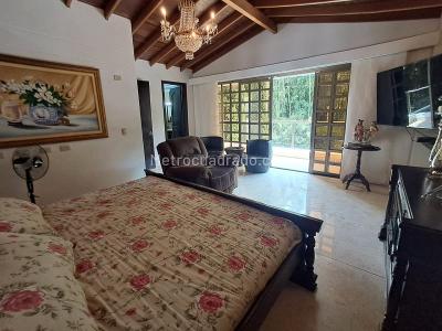 Casa de 5 alcobas en venta en La Doctora, Sabaneta, 540 m² · foto 13 de 20
