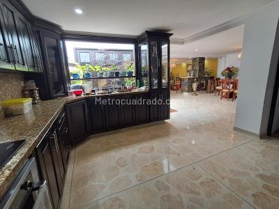 Casa de 5 alcobas en venta en La Doctora, Sabaneta, 540 m² · foto 5 de 20