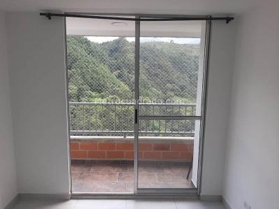 Apartamento de 3 alcobas en venta en San Jose, Sabaneta, 57 m² · foto 6 de 16