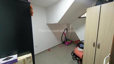 Apartamento de 2 alcobas en venta en La Doctora La Inmaculada, Sabaneta, 59 m² · foto 11 de 12