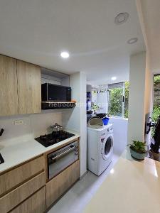 Apartamento de 3 alcobas en venta en La Doctora La Inmaculada, Sabaneta, 58 m² · foto 3 de 9
