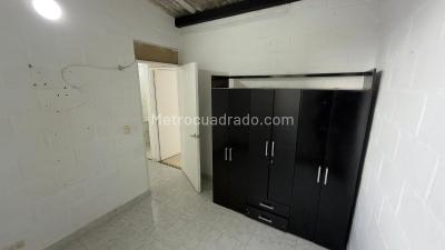 Apartamento de 3 alcobas en venta en Maria Auxiliadora, Sabaneta, 52 m² · foto 10 de 18