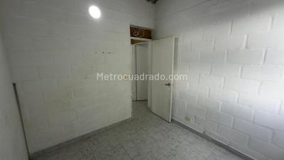 Apartamento de 3 alcobas en venta en Maria Auxiliadora, Sabaneta, 52 m² · foto 12 de 18
