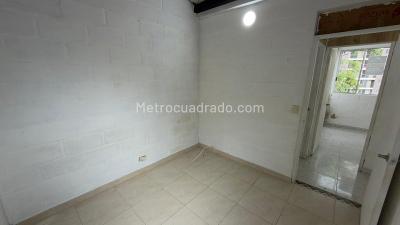 Apartamento de 3 alcobas en venta en Maria Auxiliadora, Sabaneta, 52 m² · foto 13 de 18