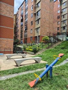 Apartamento de 3 alcobas en venta en Maria Auxiliadora, Sabaneta, 52 m² · foto 17 de 18