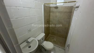 Apartamento de 3 alcobas en venta en Maria Auxiliadora, Sabaneta, 52 m² · foto 9 de 18