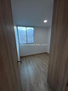 Apartamento de 2 alcobas en venta en San Jose, Sabaneta, 76 m² · foto 14 de 20