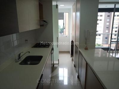 Apartamento de 3 alcobas en venta en San Jose, Sabaneta, 89 m² · foto 2 de 15