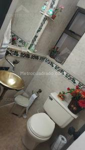 Casa de 5 alcobas en venta en El Dorado, Envigado, 240 m² · foto 15 de 20