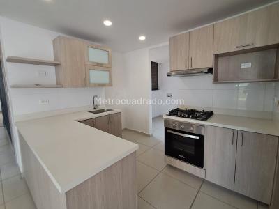 Apartamento de 2 alcobas en venta en San Jose Parte Baja, Sabaneta, 98 m² · foto 2 de 20
