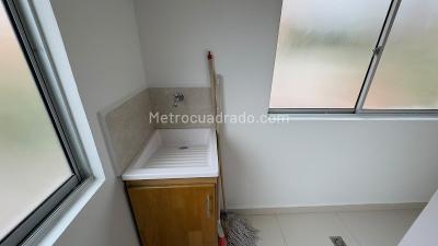 Apartamento de 2 alcobas en venta en La Doctora, Sabaneta, 55 m² · foto 12 de 14
