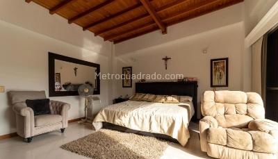 Casa de 4 alcobas en venta en La Doctora, Sabaneta, 300 m² · foto 9 de 20