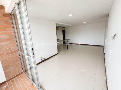 Apartamento de 3 alcobas en venta en Aves Maria, Sabaneta, 72 m² · foto 3 de 16
