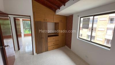 Apartamento de 3 alcobas en venta en Restrepo Naranjo, Sabaneta, 72 m² · foto 11 de 12