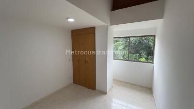 Apartamento de 3 alcobas en venta en Restrepo Naranjo, Sabaneta, 72 m² · foto 7 de 12