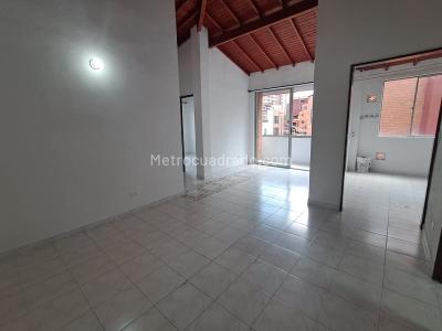 Apartamento de 2 alcobas en venta en Aliadas Del Sur, Sabaneta, 70 m² · foto 3 de 13