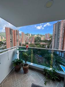 Apartamento de 4 alcobas en venta en Cañaveralejo, Sabaneta, 168 m² · foto 4 de 19