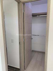 Apartamento de 2 alcobas en venta en Tres Esquinas, Sabaneta, 68 m² · foto 11 de 13