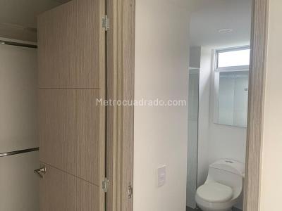 Apartamento de 2 alcobas en venta en Tres Esquinas, Sabaneta, 68 m² · foto 12 de 13