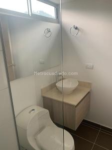 Apartamento de 2 alcobas en venta en Tres Esquinas, Sabaneta, 68 m² · foto 13 de 13