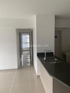 Apartamento de 2 alcobas en venta en Tres Esquinas, Sabaneta, 68 m² · foto 2 de 13