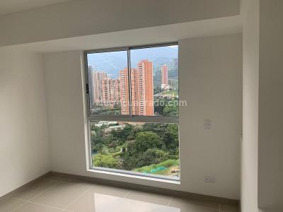 Apartamento de 2 alcobas en venta en Tres Esquinas, Sabaneta, 68 m² · foto 7 de 13