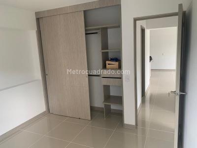 Apartamento de 2 alcobas en venta en Tres Esquinas, Sabaneta, 68 m² · foto 8 de 13