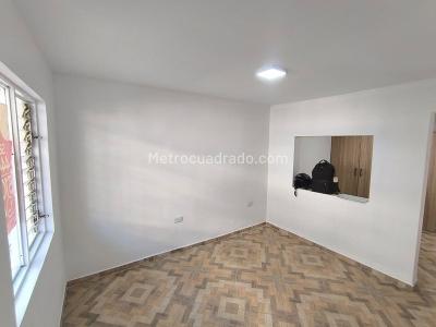Casa de 2 alcobas en venta en Castilla, Medellín, 56 m² · foto 2 de 13